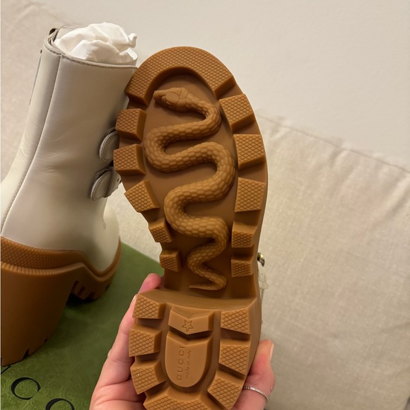 Brand new and authentic Gucci heels - Picture 6 of 7